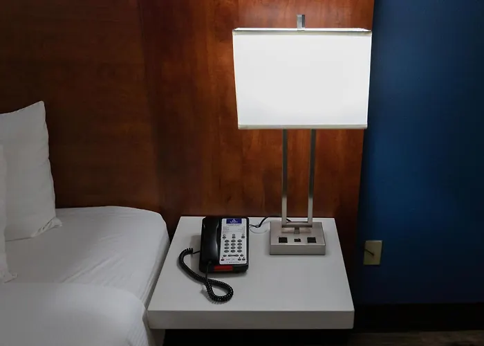 Hotel The Azure